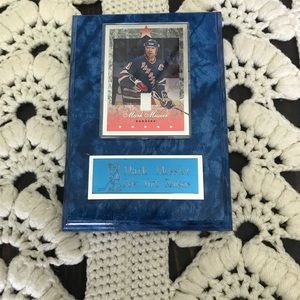 DonRuss Elite New York Ranger Captain Mark Messier Trader Card Plaque